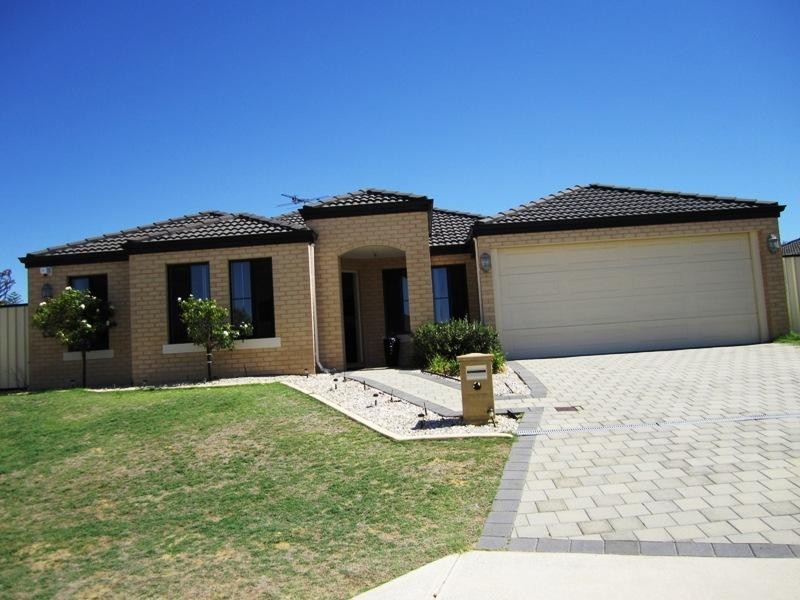 10 Nenagh Close, Orelia WA 6167