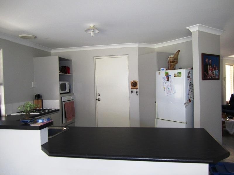 10 Nenagh Close, Orelia WA 6167
