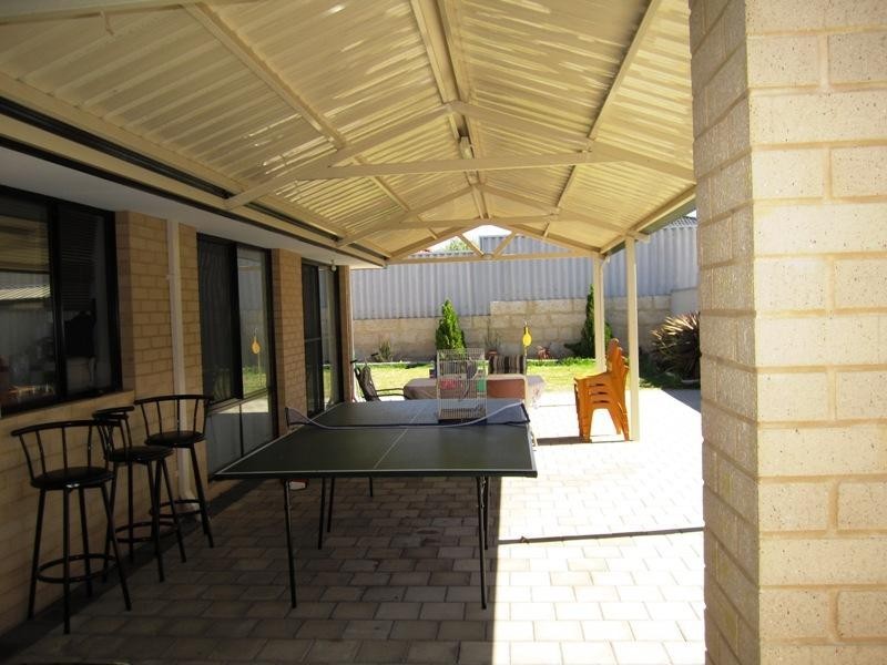 10 Nenagh Close, Orelia WA 6167