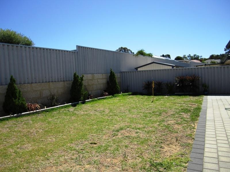 10 Nenagh Close, Orelia WA 6167