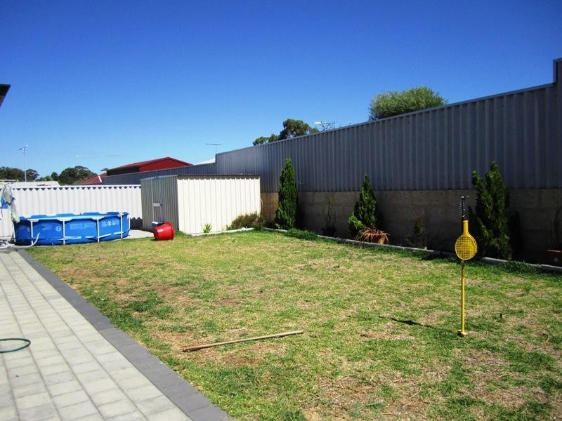 10 Nenagh Close, Orelia WA 6167