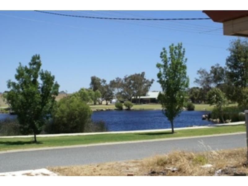 22 Broadwater Gardens, South Lake WA 6164