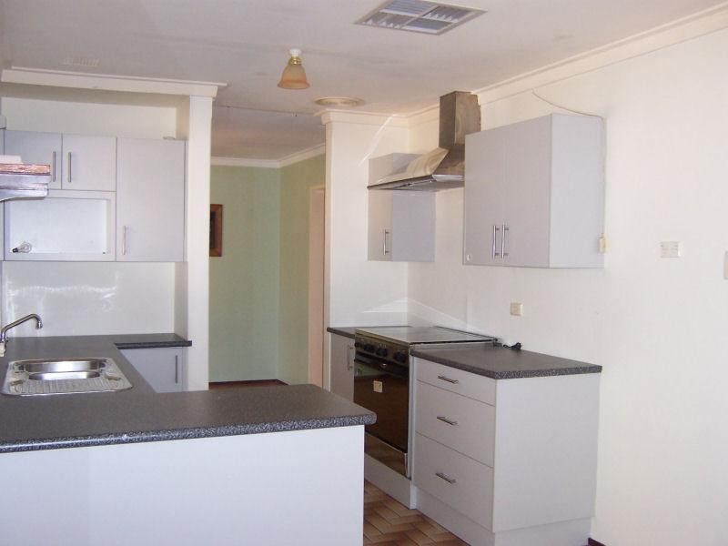 35 Menli Place, Orelia WA 6167