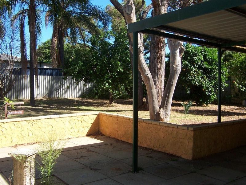 35 Menli Place, Orelia WA 6167