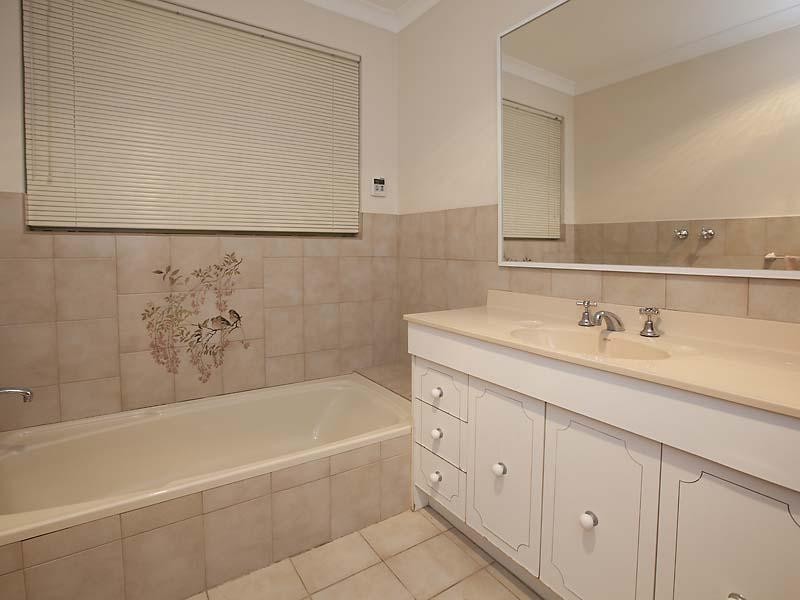 21 Silversmith Street, Wellard WA 6170