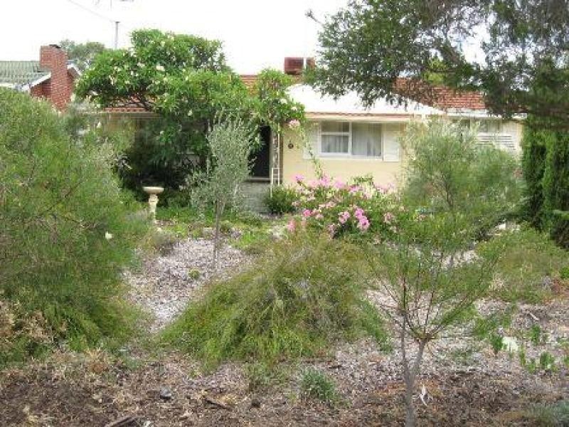 8 Blay Road, Calista WA 6167