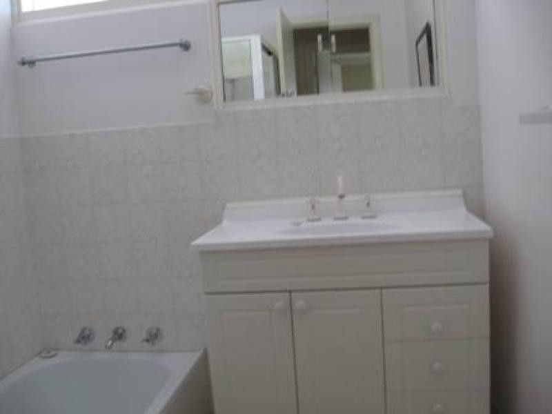 8 Blay Road, Calista WA 6167