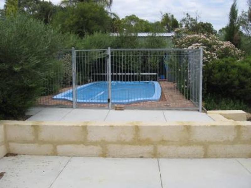 8 Blay Road, Calista WA 6167