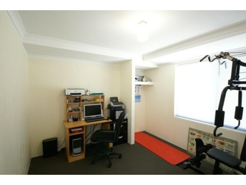 8 Gladstonbury Street, Leda WA 6170