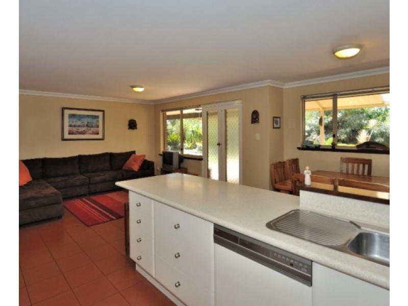 3 Turpin Place, Parmelia WA 6167