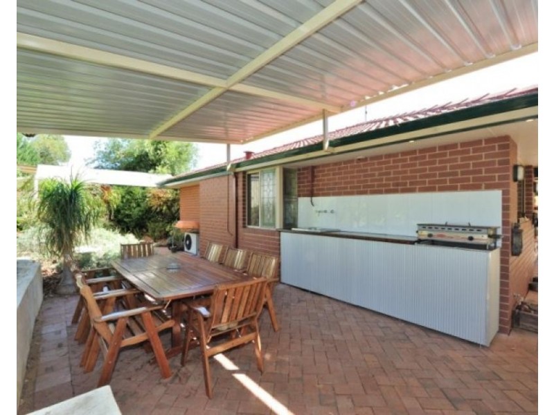 3 Turpin Place, Parmelia WA 6167