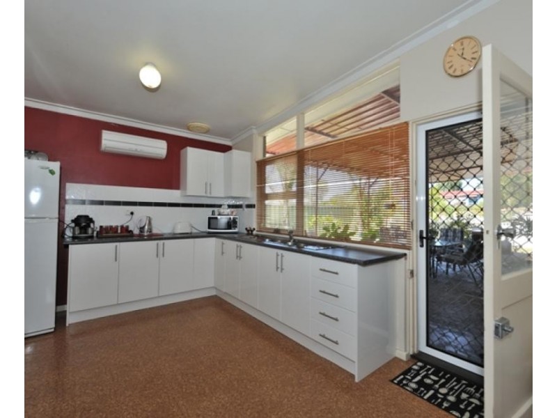 26 Hennessy Avenue, Orelia WA 6167