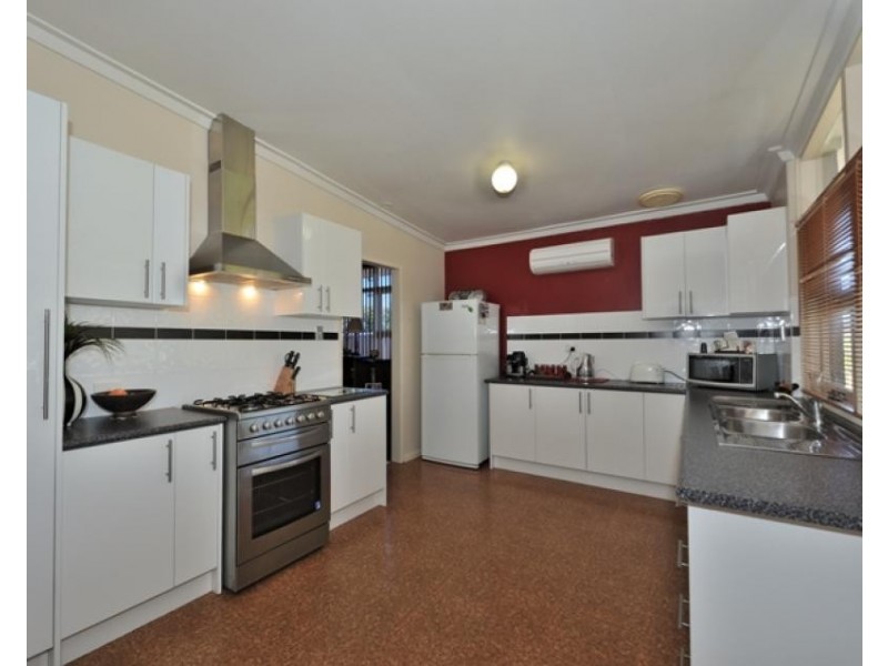 26 Hennessy Avenue, Orelia WA 6167