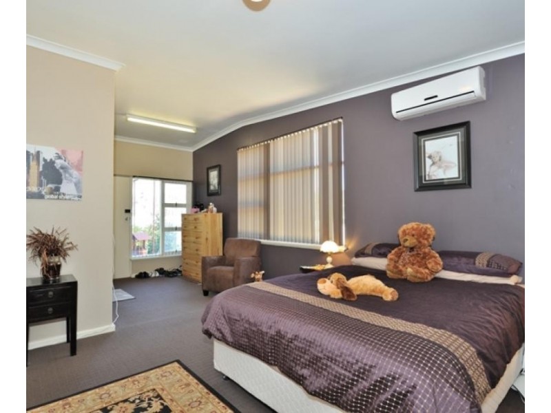 26 Hennessy Avenue, Orelia WA 6167