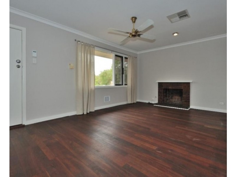 21 Langridge Crescent, Orelia WA 6167