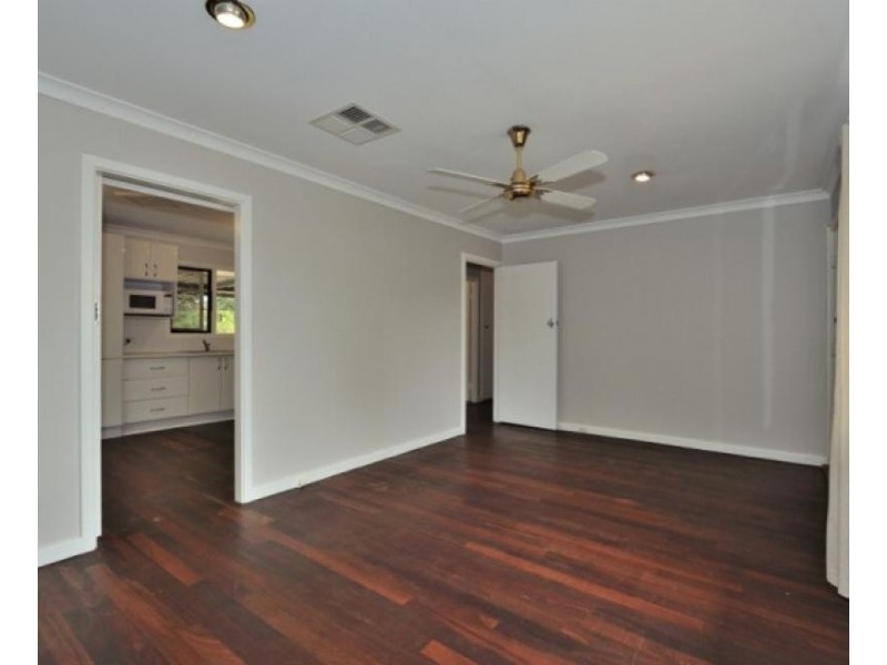 21 Langridge Crescent, Orelia WA 6167