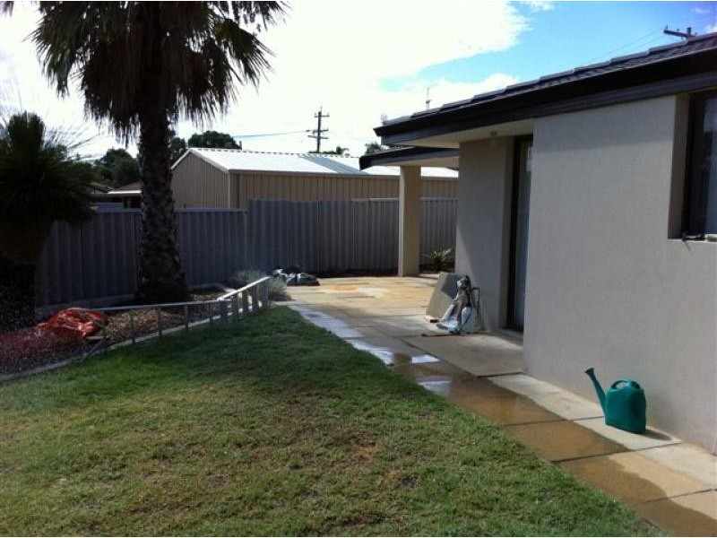 4 Iris Place, Yangebup WA 6164