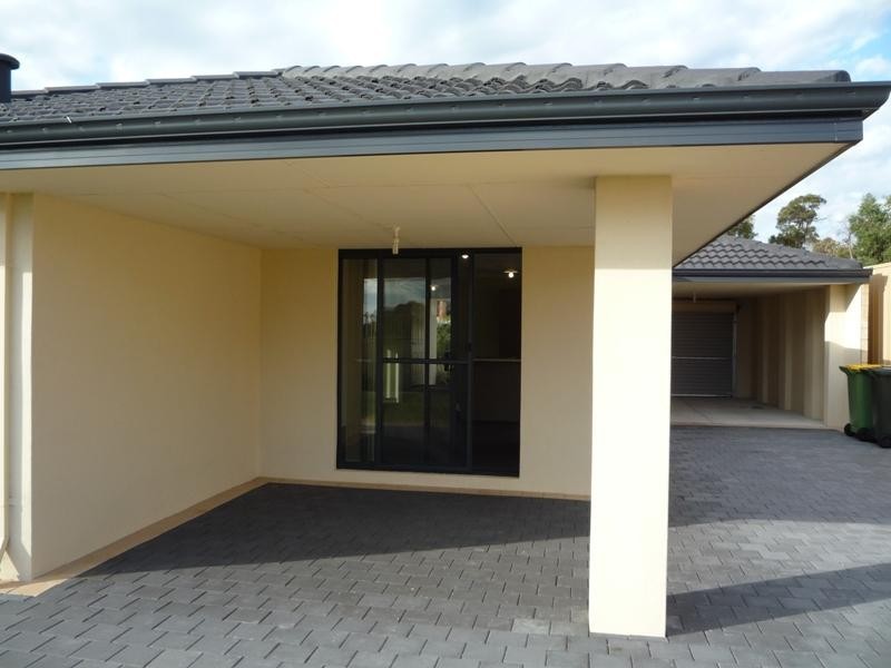 8 Oakham Way, Orelia WA 6167