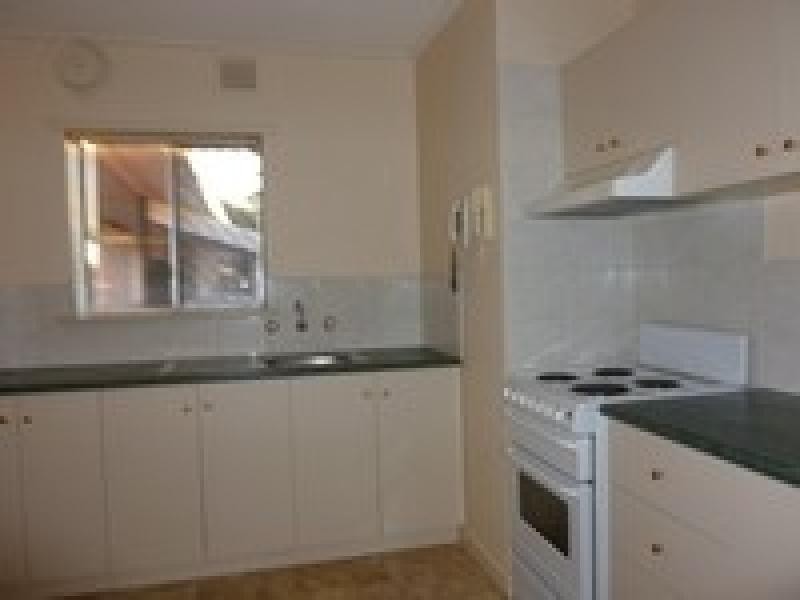 Unit 12/4 Canham Way, Orelia WA 6167