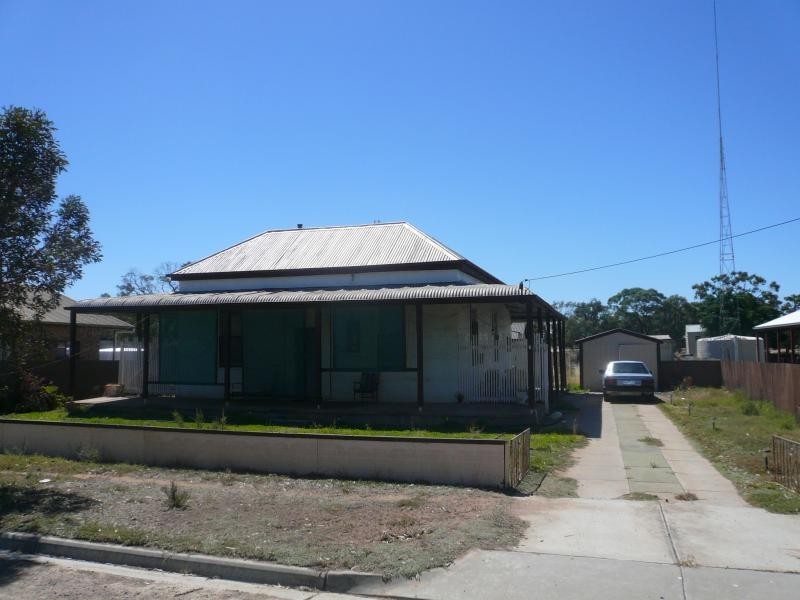 8 Hope Rd, Hopetoun VIC 3396