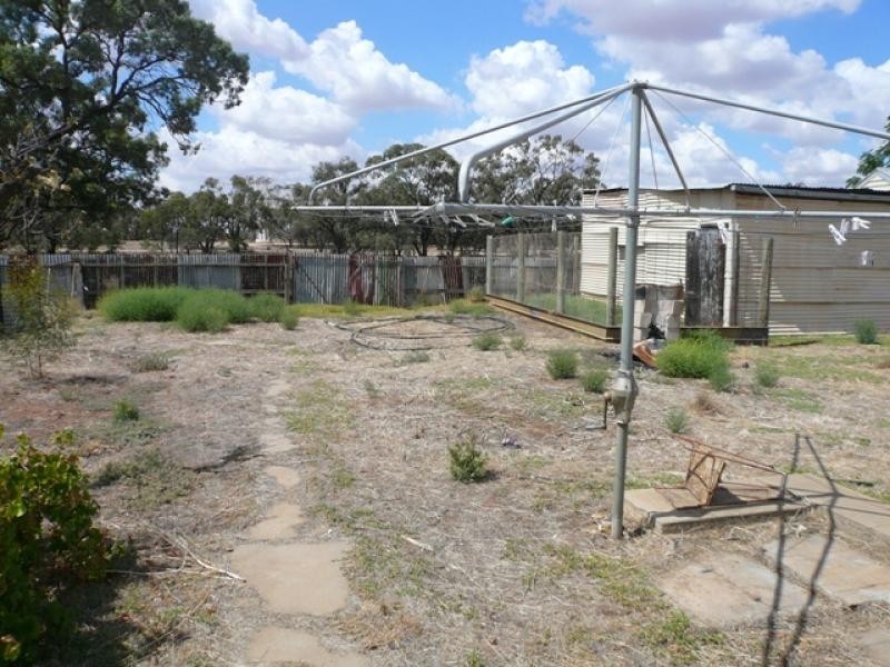 8 Hope Rd, Hopetoun VIC 3396