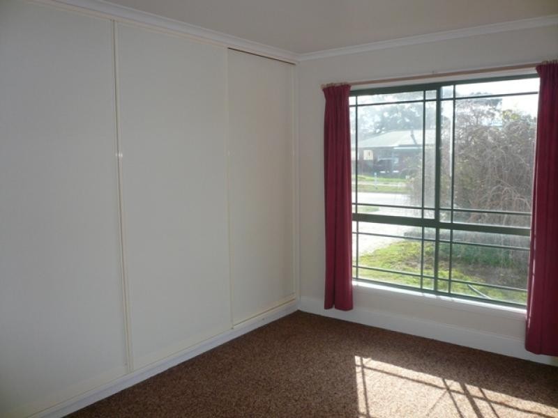 13 Wood St, Warracknabeal VIC 3393