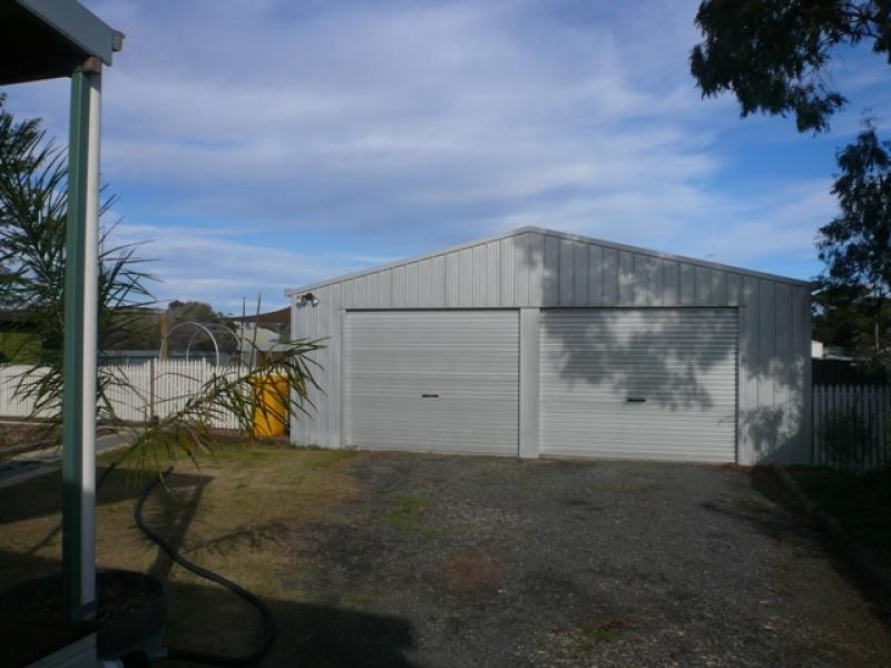 13 Wood St, Warracknabeal VIC 3393