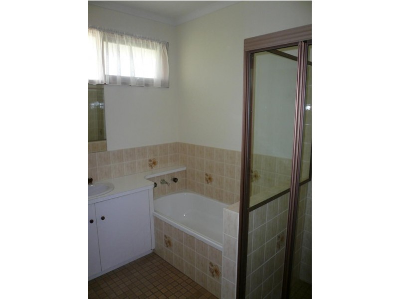 11 Warunda Ave, Warracknabeal VIC 3393