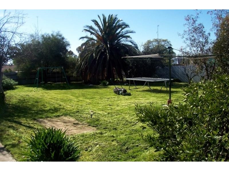 33 Bow St, Rainbow VIC 3424