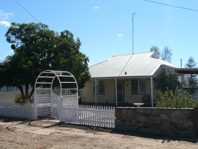 32 Gardiner St, Warracknabeal VIC 3393