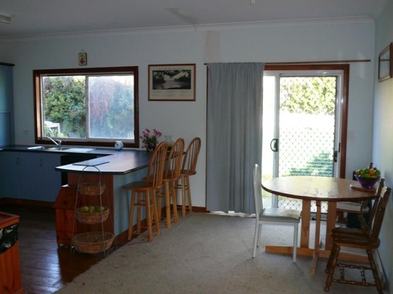 54 Jamouneau St, Warracknabeal VIC 3393