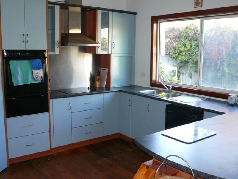 54 Jamouneau St, Warracknabeal VIC 3393