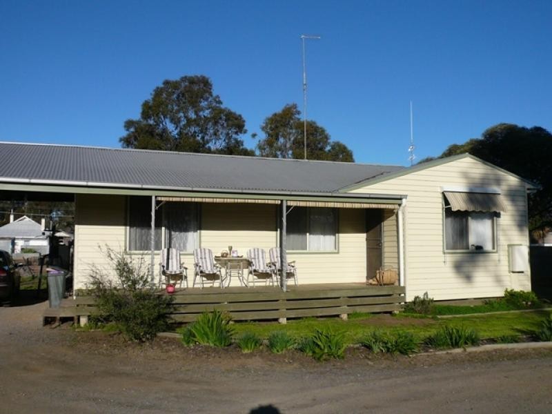 8 Gould St, Warracknabeal VIC 3393