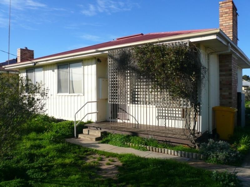 7 Watson St, Warracknabeal VIC 3393