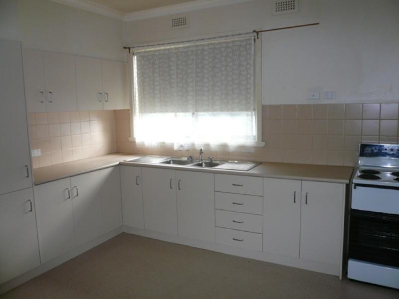 15 Clifford St, Warracknabeal VIC 3393