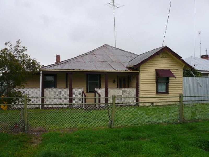 10 Molyneaux St, Warracknabeal VIC 3393