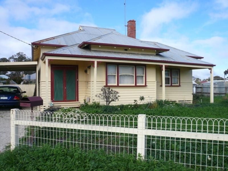 7 Gould Street, Warracknabeal VIC 3393