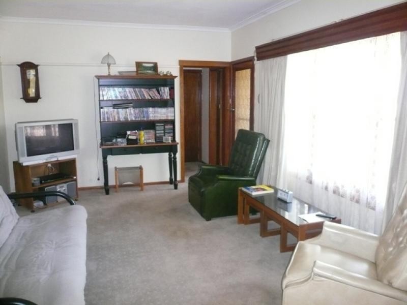 2 Burma Avenue, Warracknabeal VIC 3393