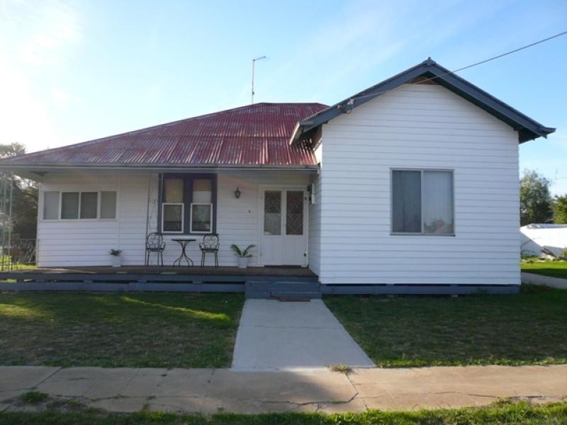8 O’Brien Street, Warracknabeal VIC 3393