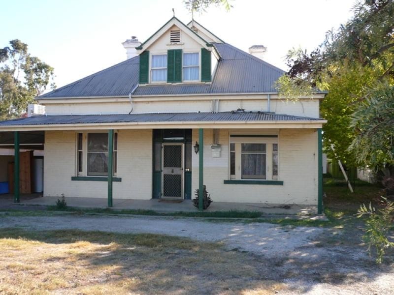 10 Lyle Street, Warracknabeal VIC 3393