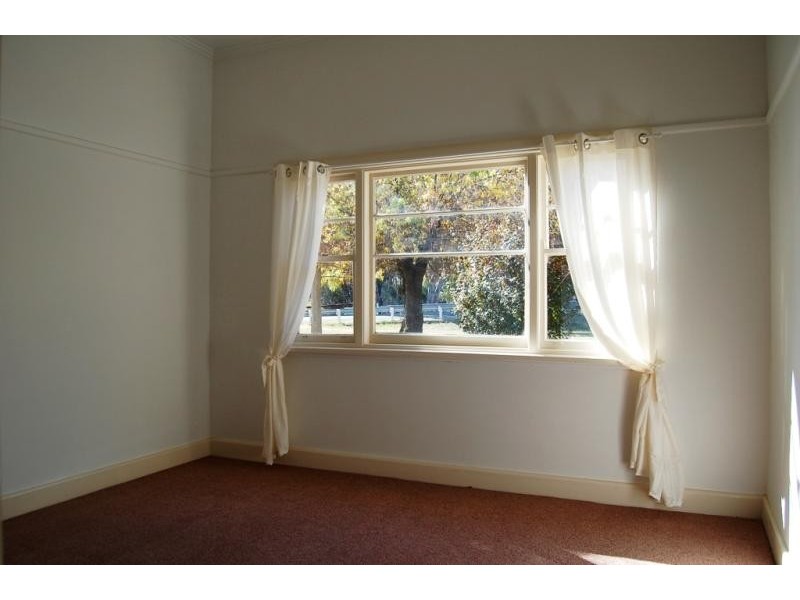 2 Asquith Avenue, Warracknabeal VIC 3393