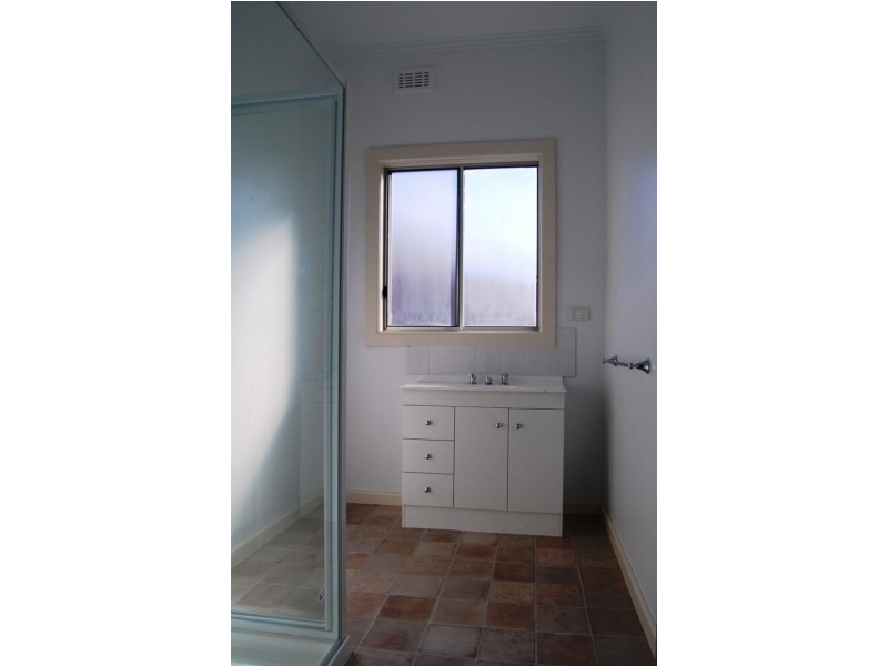 2 Asquith Avenue, Warracknabeal VIC 3393