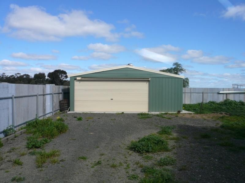 17 Dimboola Road, Warracknabeal VIC 3393