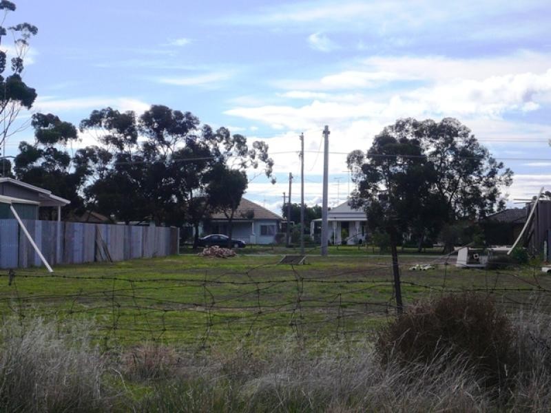 17 Dimboola Road, Warracknabeal VIC 3393