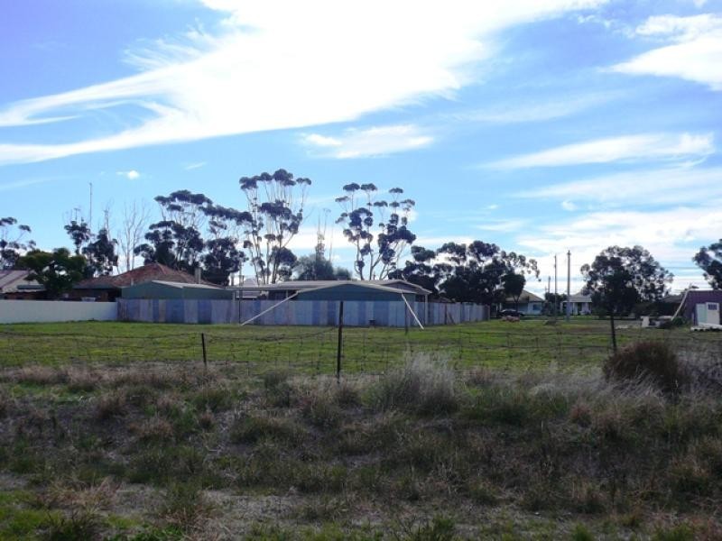 17 Dimboola Road, Warracknabeal VIC 3393