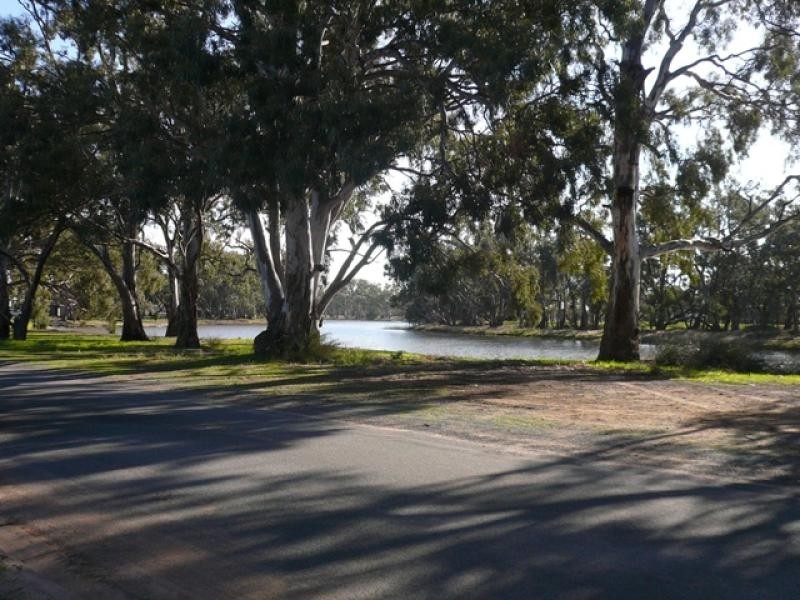 122 Craig Avenue, Warracknabeal VIC 3393