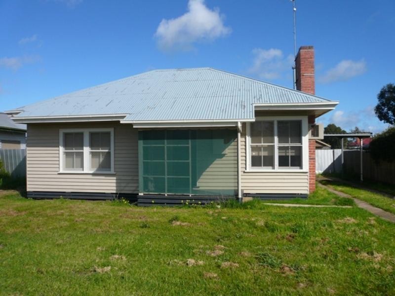 78 Jamouneau Street, Warracknabeal VIC 3393