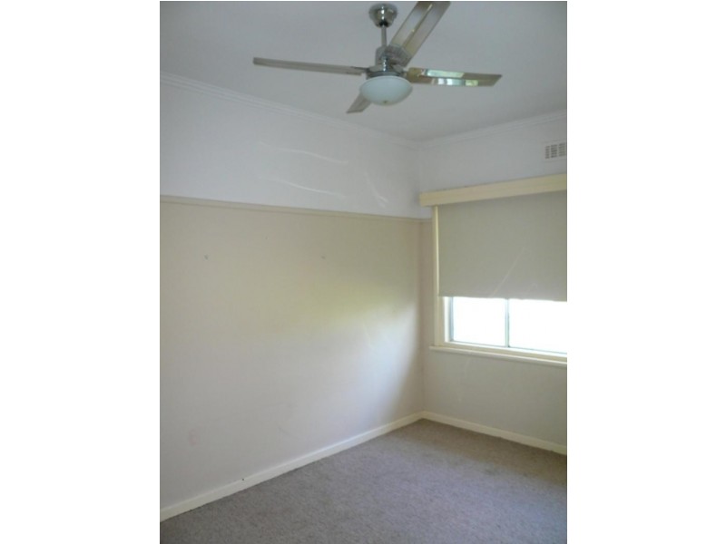 78 Jamouneau Street, Warracknabeal VIC 3393