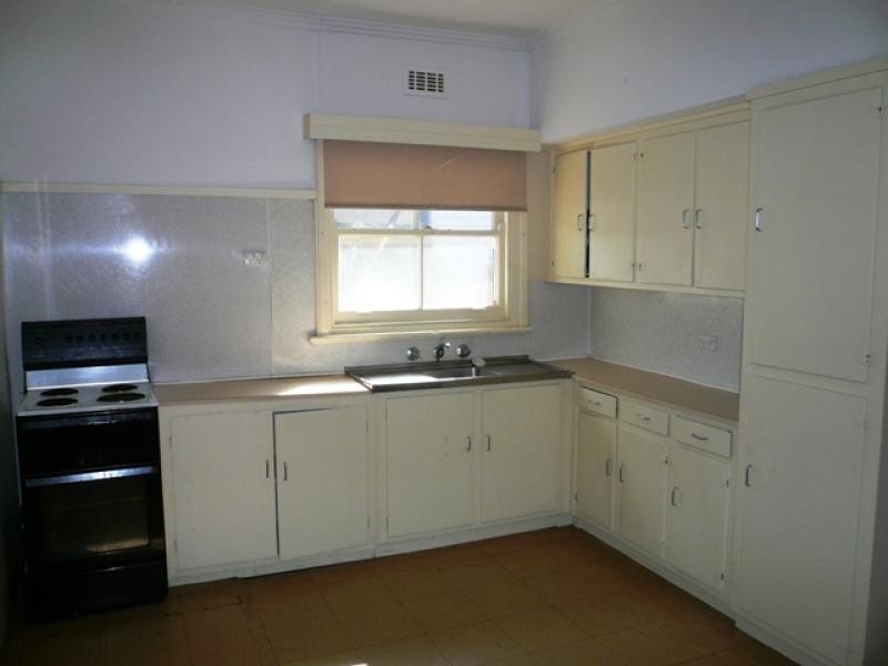 78 Jamouneau Street, Warracknabeal VIC 3393