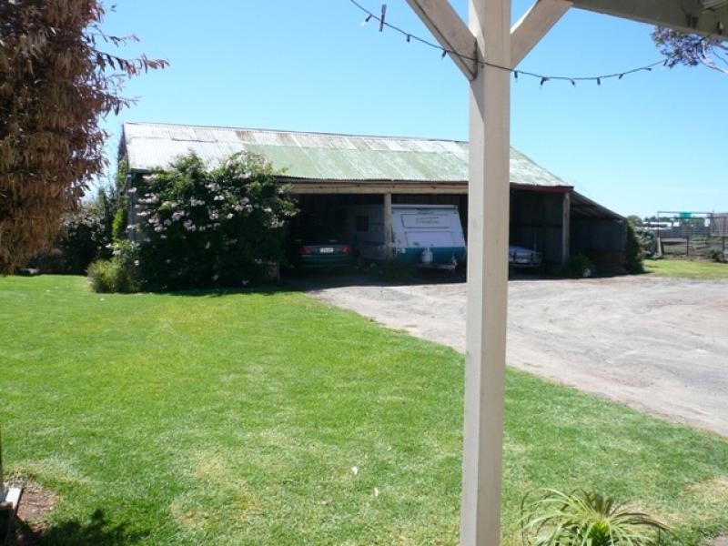 10 Wood Street, Warracknabeal VIC 3393